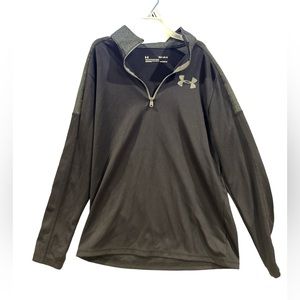Under Armour Heat Gear Black And Gray Loose Fitting 1/4 Front Zipper Pullover.